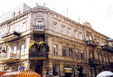 Budynek przy ul.Rasul Rza